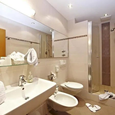 Drei Mohren Otel
